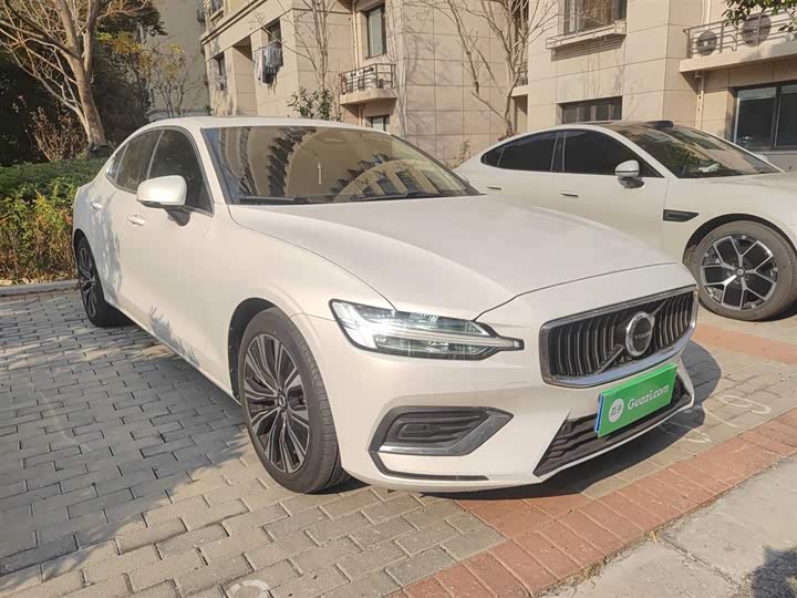 Фото 4 - Volvo S60