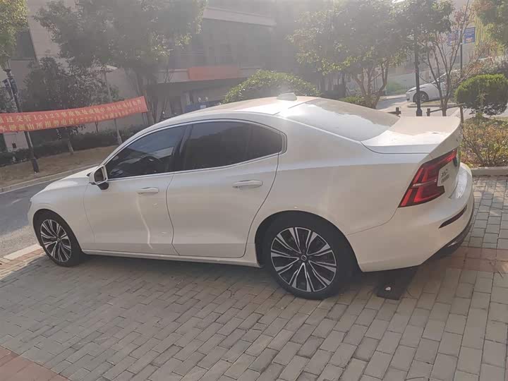 Фото 5 - Volvo S60