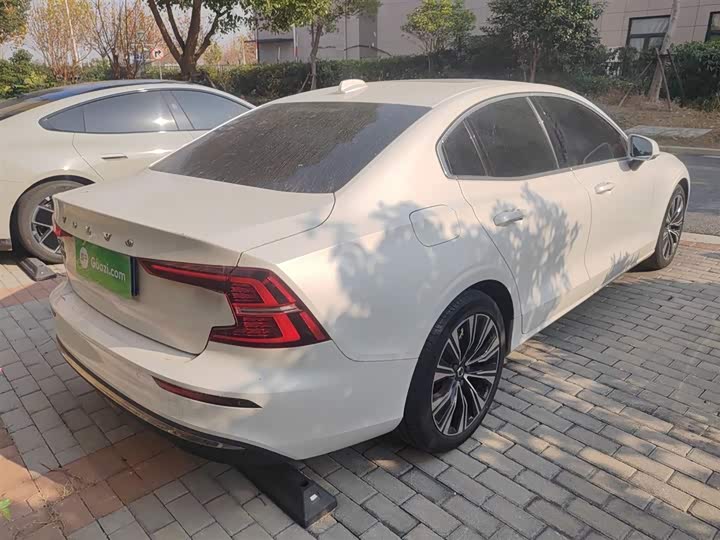 Фото 7 - Volvo S60