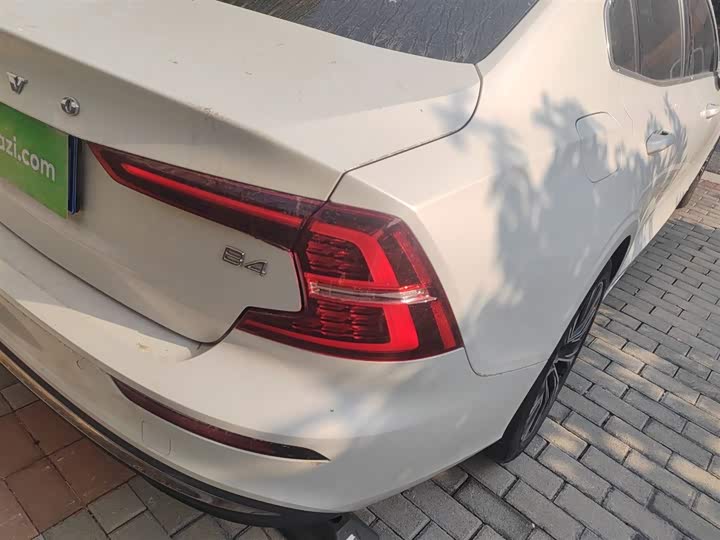 Фото 8 - Volvo S60