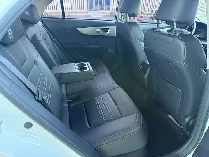 Фото 12 - BYD Qin EV