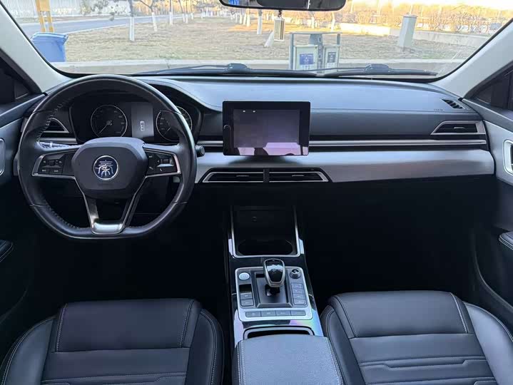 Фото 14 - BYD Qin EV