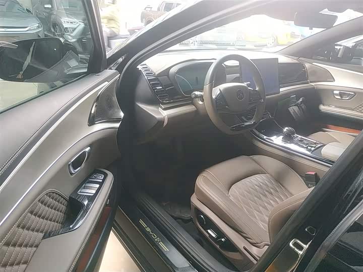 Фото 16 - BYD Han