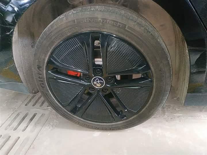 Фото 26 - BYD Han