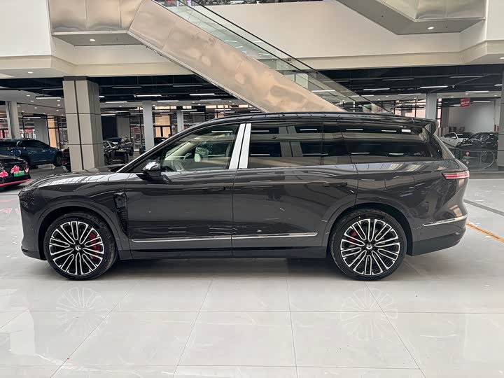 Фото 4 - Nio ES8