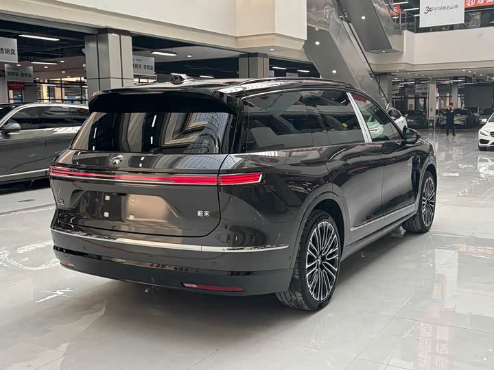 Фото 7 - Nio ES8