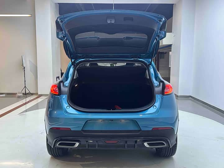 Фото 21 - Geely Emgrand GS