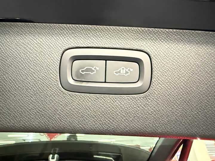 Фото 11 - Volvo XC90