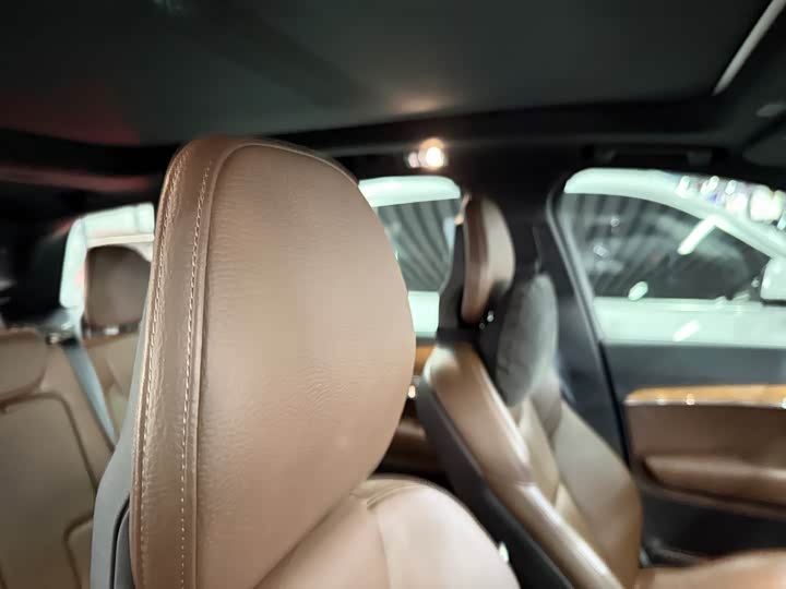 Фото 13 - Volvo XC90