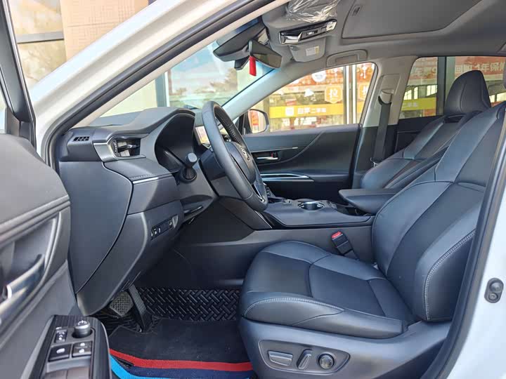 Фото 7 - Toyota Venza