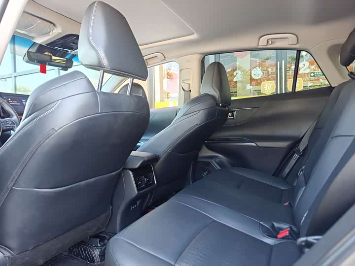 Фото 9 - Toyota Venza