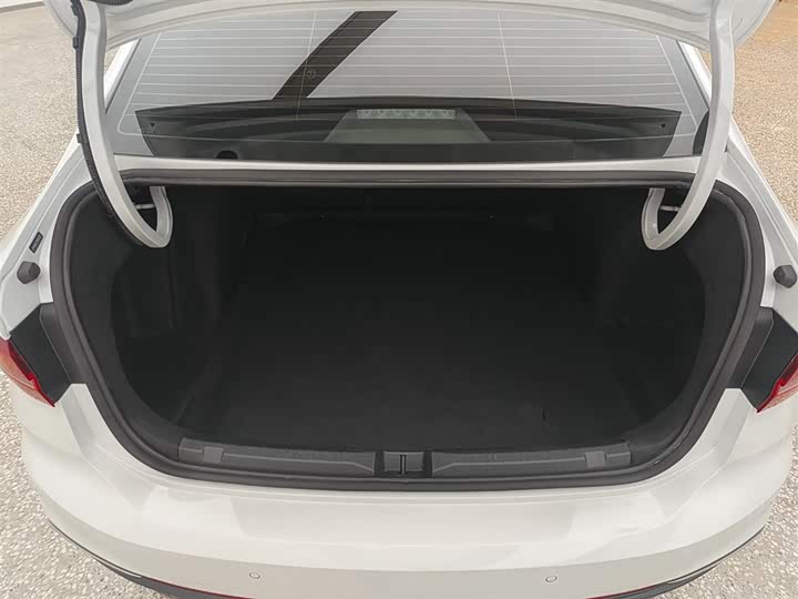 Фото 9 - Volkswagen Lavida