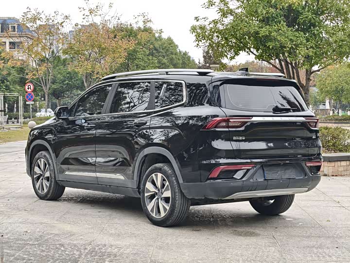 Фото 13 - Geely Okavango