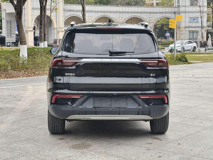 Фото 15 - Geely Okavango