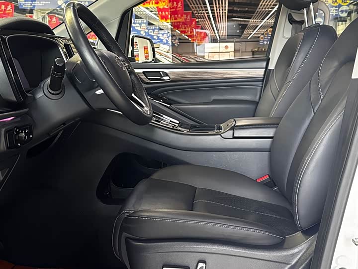 Фото 8 - GAC Trumpchi M8