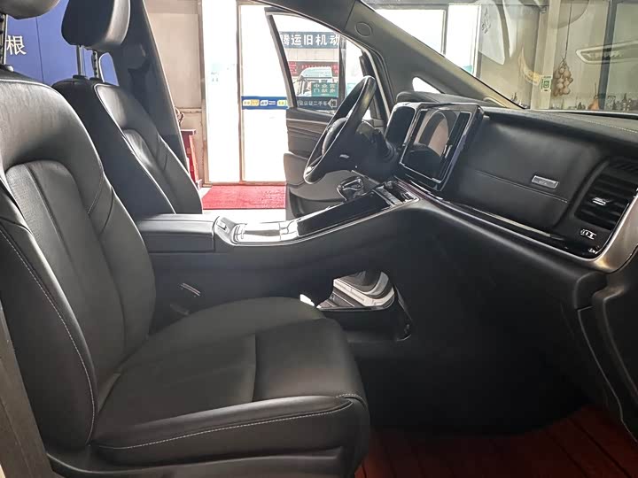 Фото 9 - GAC Trumpchi M8