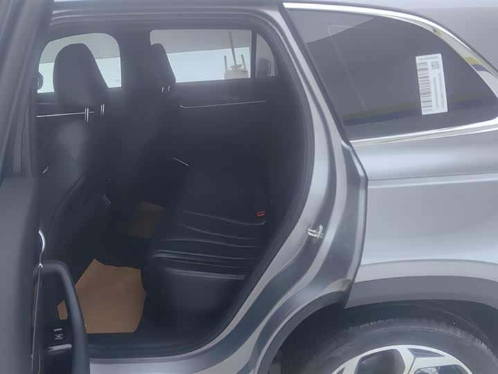 Фото 11 - Geely Monjaro