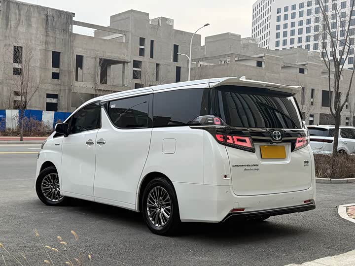 Фото 7 - Toyota Vellfire