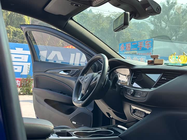 Фото 15 - Buick Regal