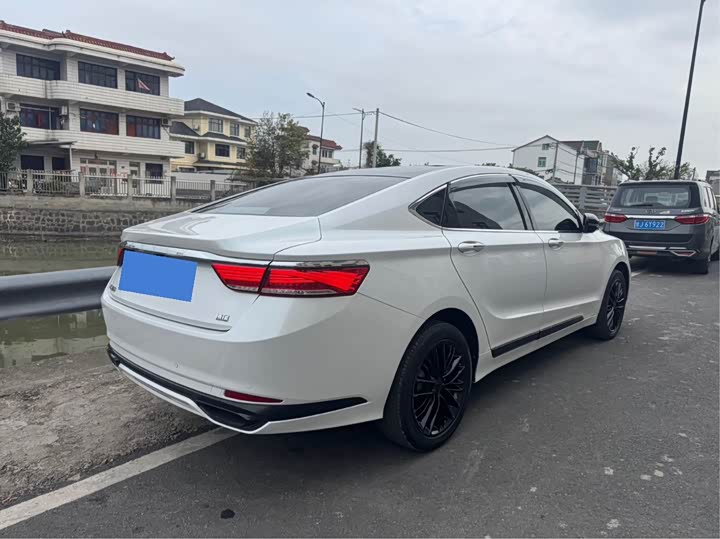 Фото 8 - Geely Emgrand GT