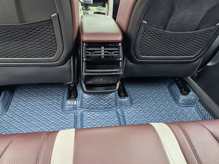 Фото 10 - Geely Monjaro