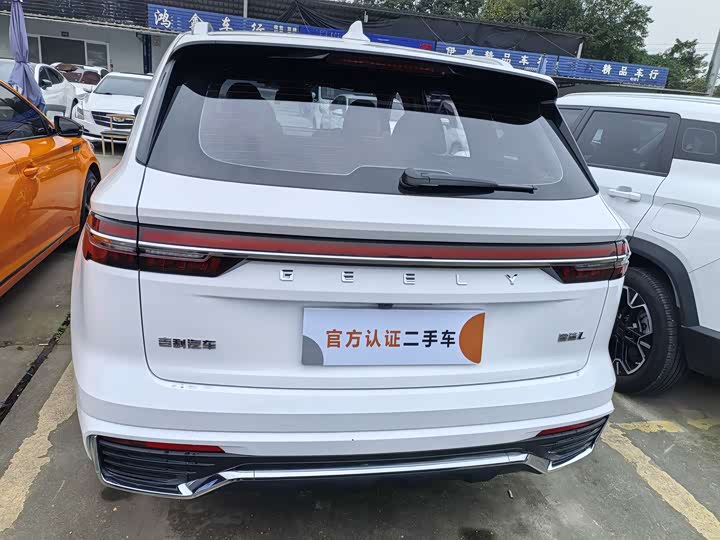 Фото 13 - Geely Monjaro