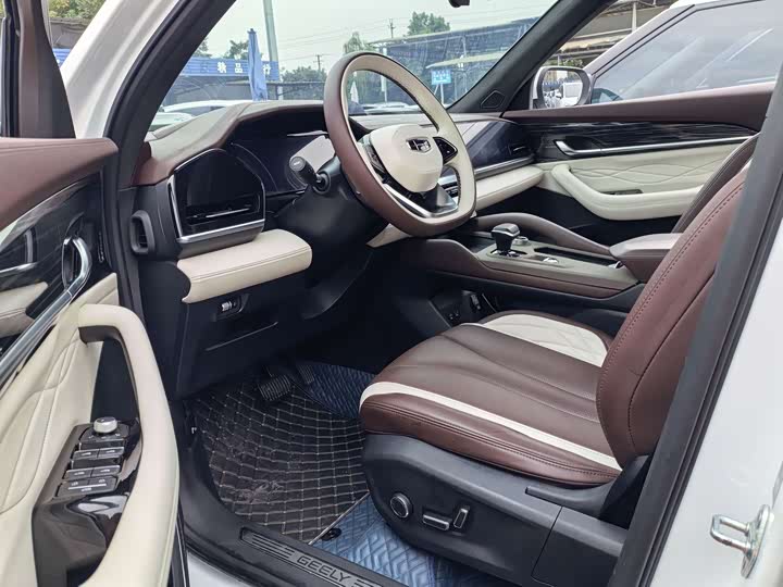 Фото 4 - Geely Monjaro