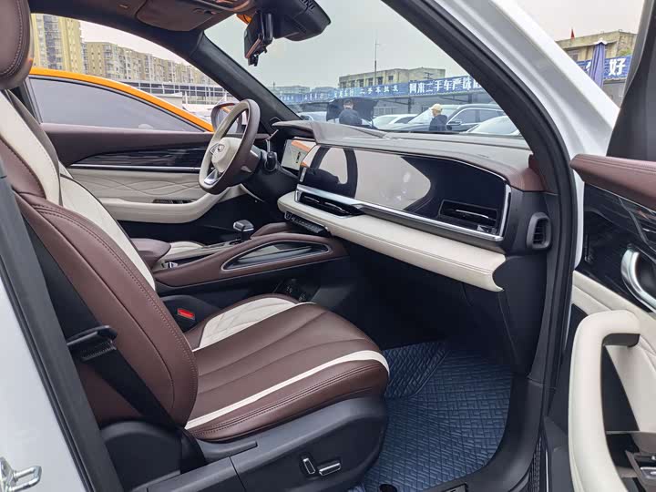 Фото 7 - Geely Monjaro