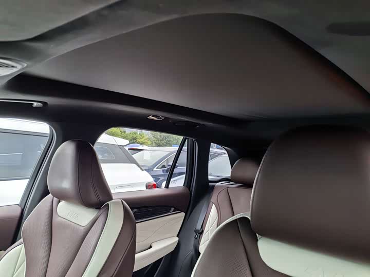 Фото 8 - Geely Monjaro