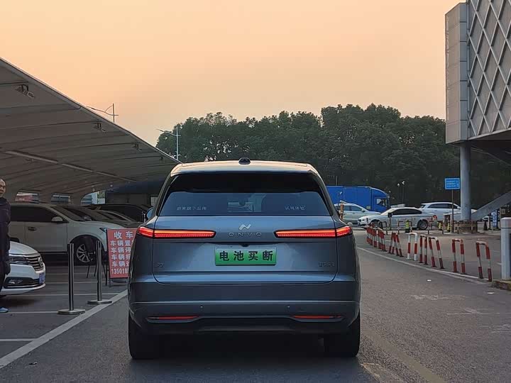 Фото 10 - Nio Onvo L90