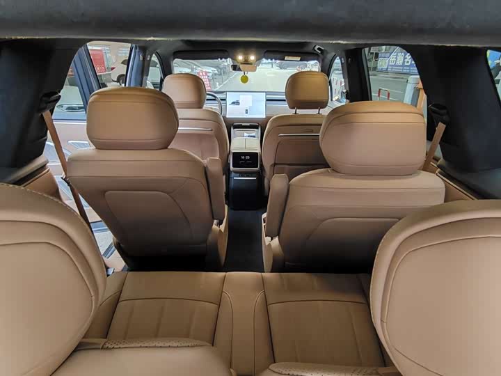 Фото 7 - Nio Onvo L90