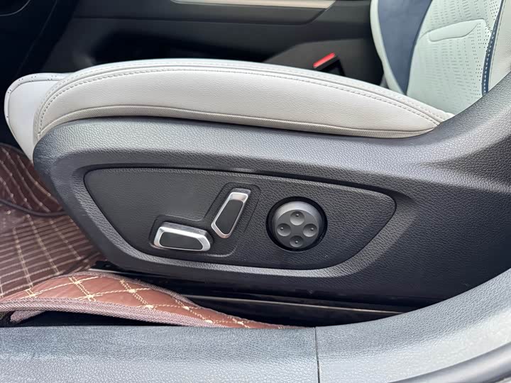 Фото 10 - Geely Preface