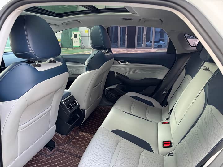 Фото 16 - Geely Preface