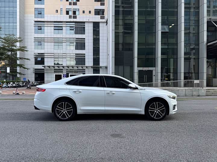 Фото 35 - Geely Preface