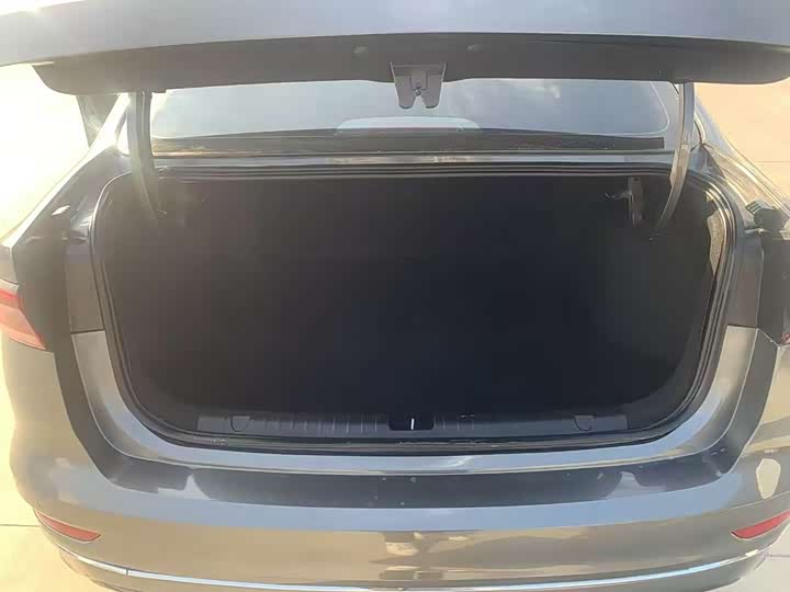 Фото 19 - Geely Emgrand