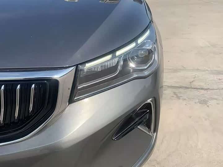 Фото 20 - Geely Emgrand