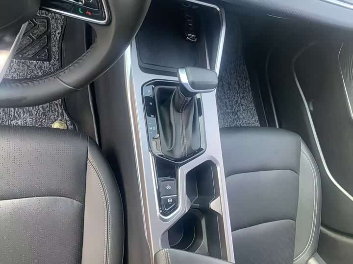 Фото 8 - Geely Emgrand