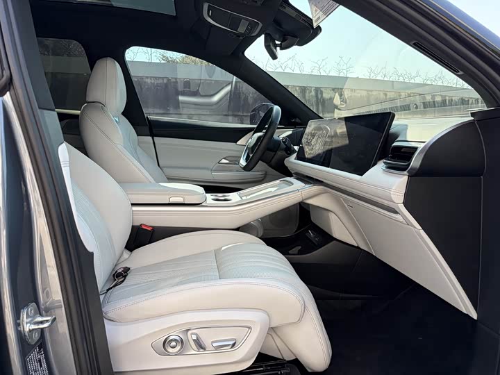 Фото 14 - XPeng G9