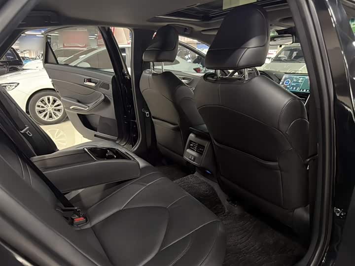 Фото 17 - Toyota Avalon