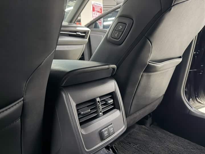 Фото 19 - Toyota Avalon