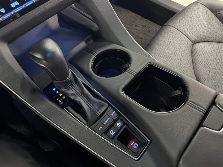 Фото 2 - Toyota Avalon