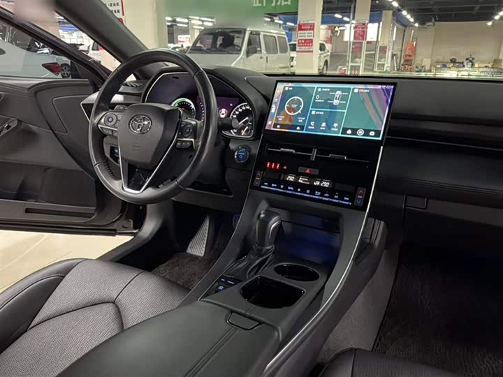 Фото 4 - Toyota Avalon