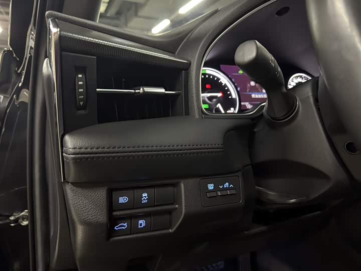 Фото 6 - Toyota Avalon