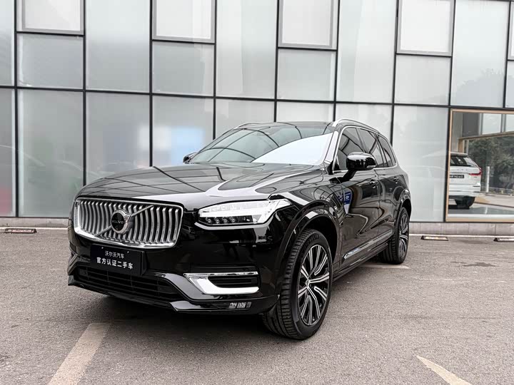 Фото 1 - Volvo XC90