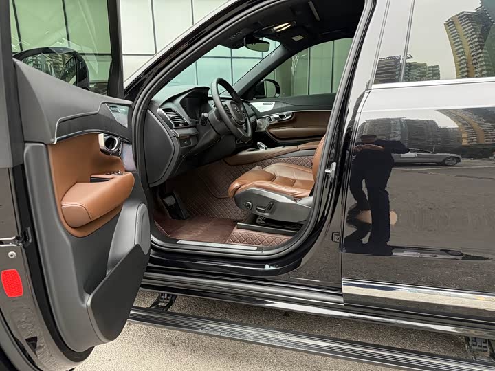 Фото 11 - Volvo XC90