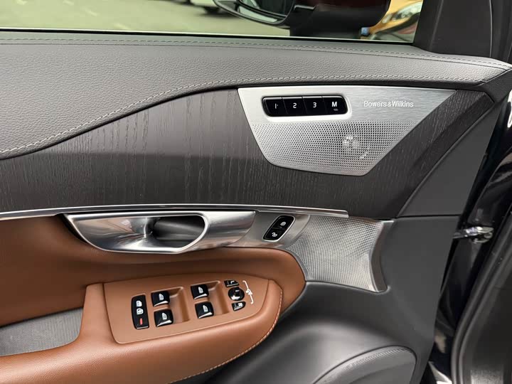 Фото 13 - Volvo XC90