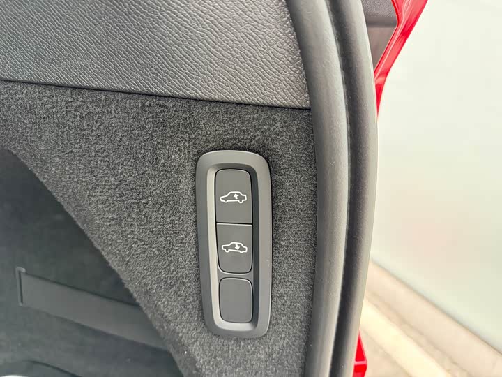 Фото 15 - Volvo XC90