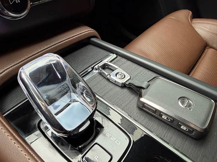 Фото 27 - Volvo XC90