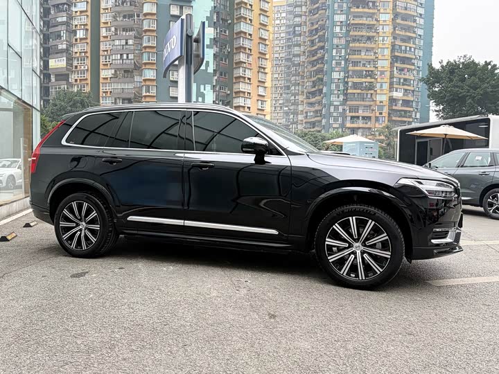 Фото 4 - Volvo XC90