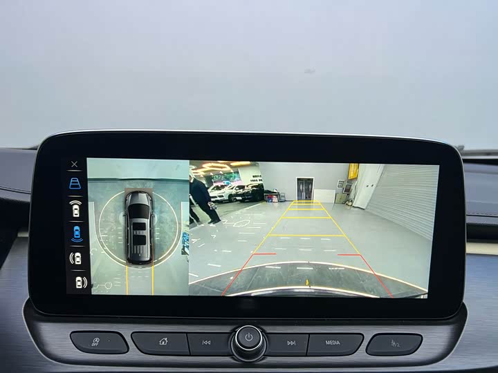 Фото 14 - Buick GL8 ES